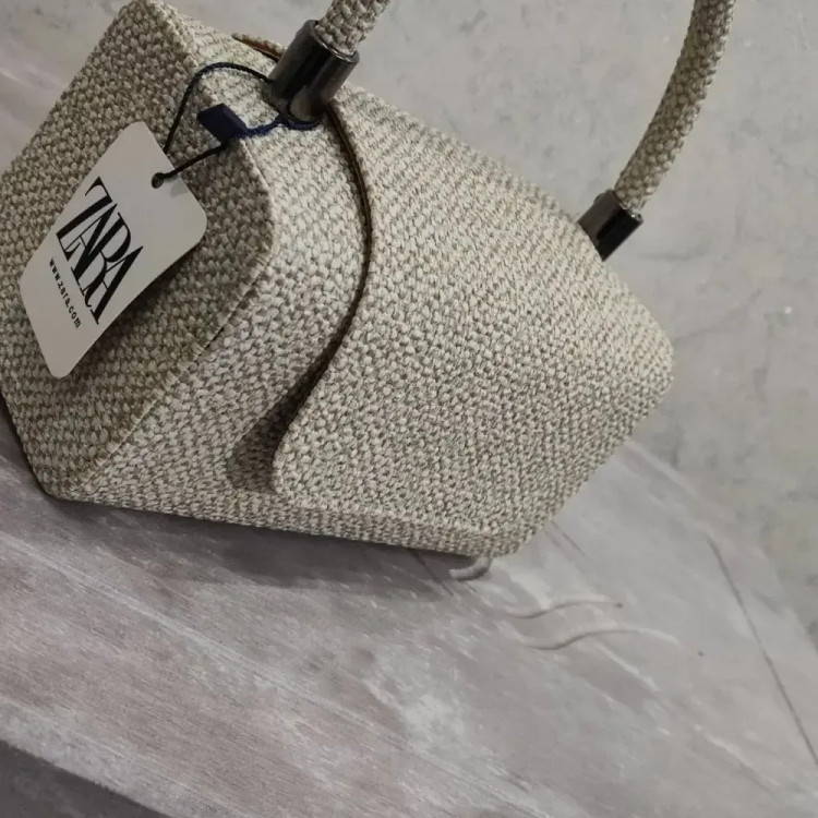 کیف ساندویچی چرم طرح کنف بند بلند نسکافه ای کرم سایز آزاد