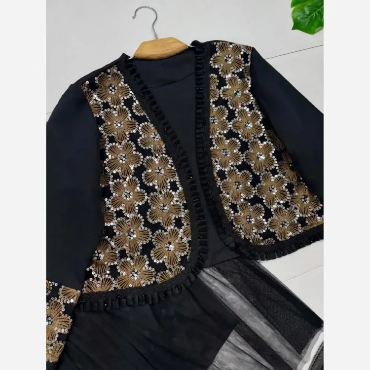 ست سه تیکه کت و دامن و شال مدل روناک جنس مازراتی و تور سایز فری 38 تا 46