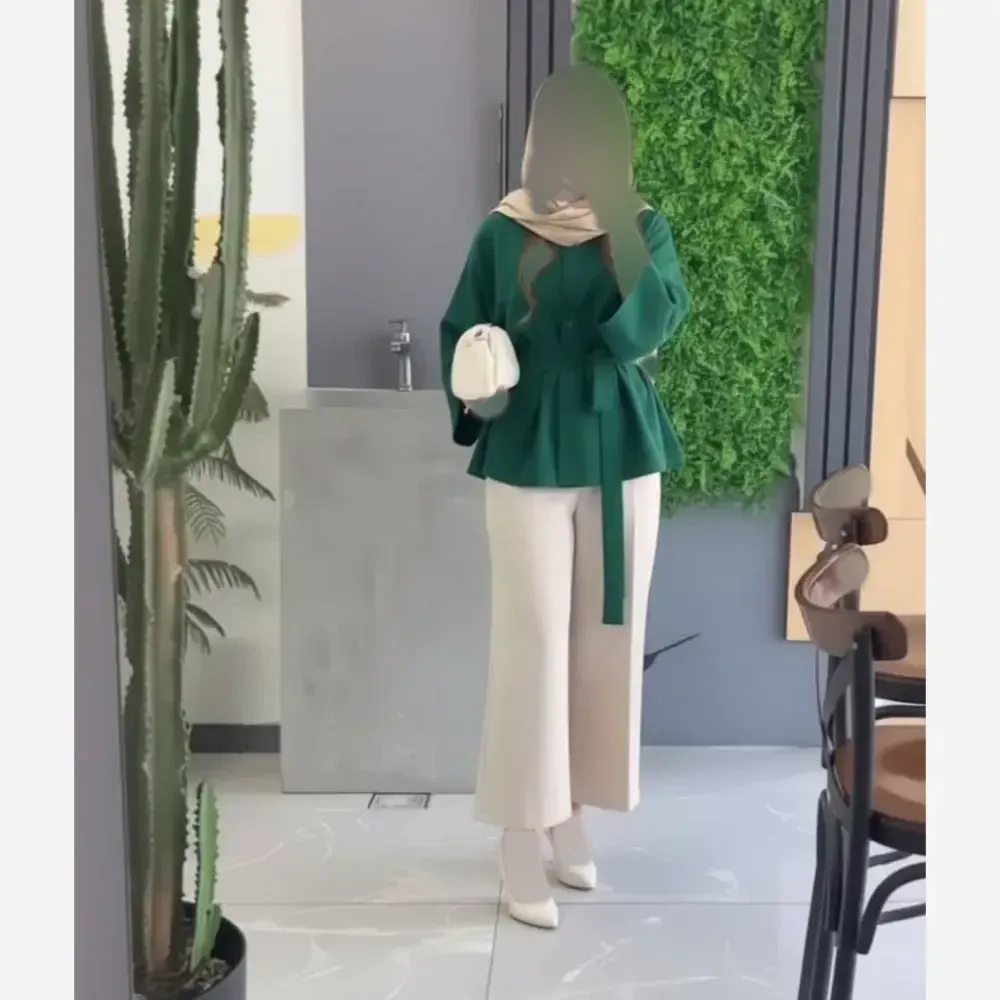 مانتو شلوار بهاره زنانه کمر دار جنس مازراتی سایز فری تا 48 رنگ سبز و استخوانی